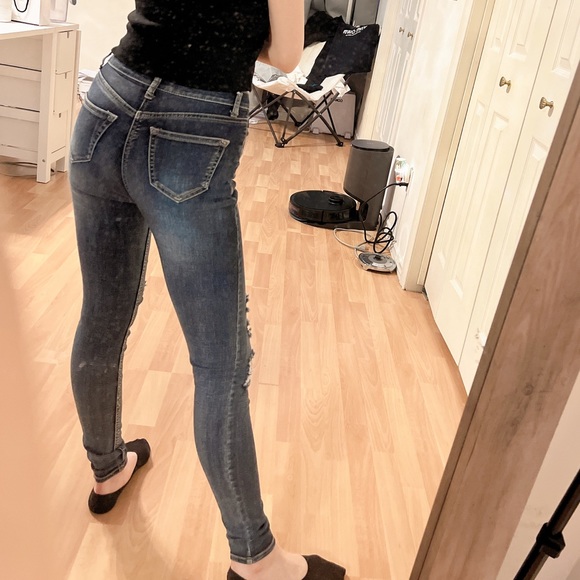 High waist ripped jeans - Picture 3 of 6